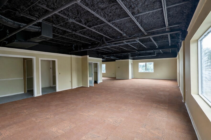 More Photos Of Near Downtown New Port Richey, New Port Richey Office For Sale