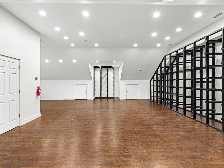 More Photos Of 14 Mimidis Ln, Swannanoa Office For Sale