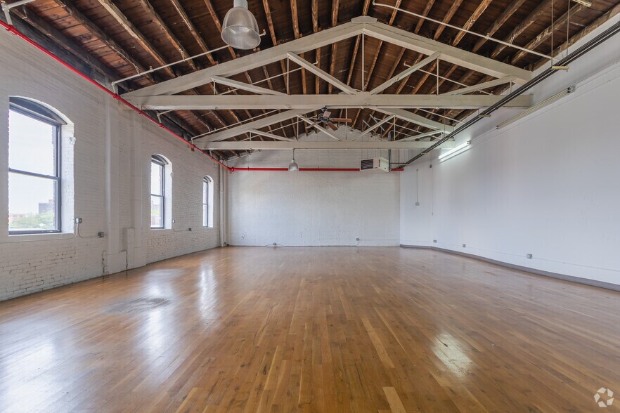 More Photos Of 9-20 35th Ave, Long Island City Office Residential For Lease