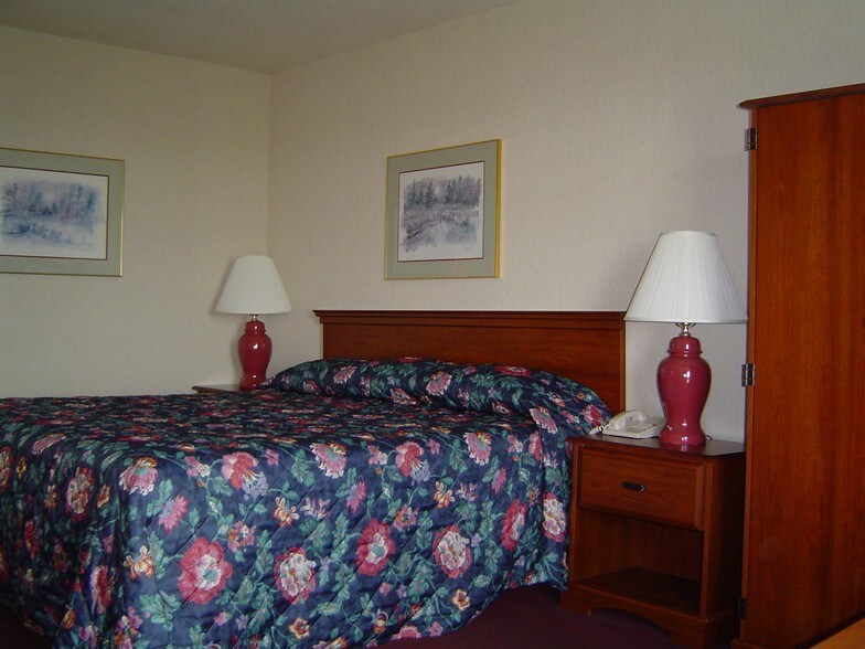 More Photos Of 3086 220th St, Williams Hotel For Sale