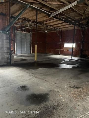 More Photos Of 9010 Dixie Hwy, Birch Run Warehouse For Lease