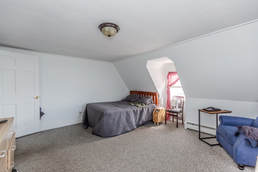 More Photos Of 80 Briarwood Ave, Middletown Apartments For Sale