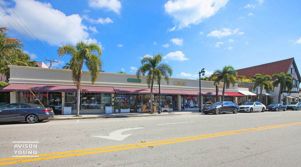 More Photos Of 301-305 S County Rd, Palm Beach Storefront For Lease