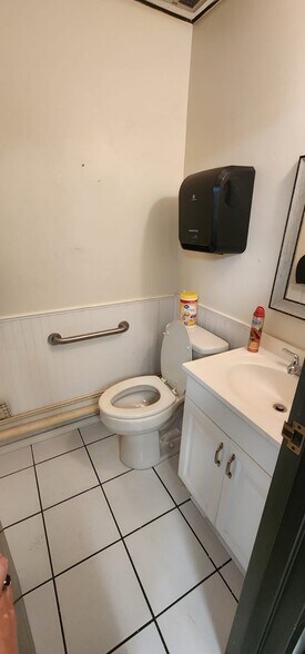 More Photos Of 21234 Olean Blvd, Port Charlotte Storefront Retail Office For Lease