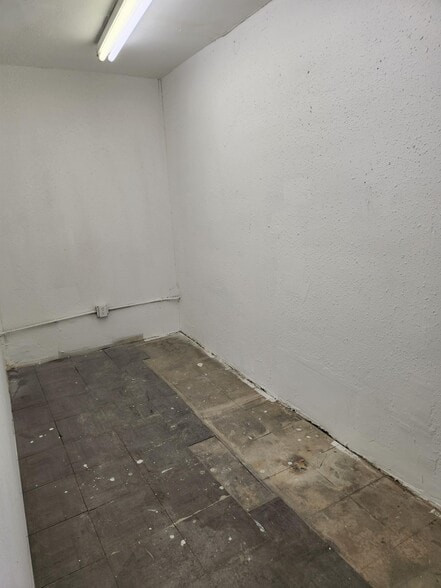 More Photos Of 4222 E Cesar E Chavez Ave, Los Angeles Storefront For Lease