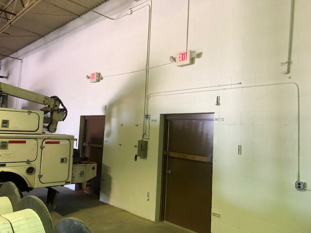 More Photos Of 35468 Groesbeck Hwy, Clinton Township Warehouse For Lease