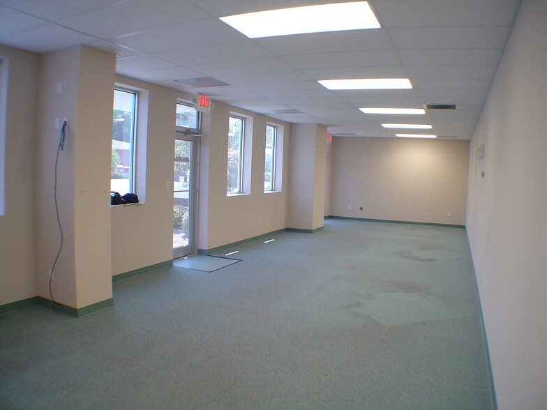 More Photos Of 617 Innovation Dr, Chesapeake Flex For Lease