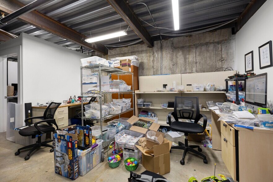 More Photos Of 1086 W South Jordan Pky, South Jordan Freestanding For Sale