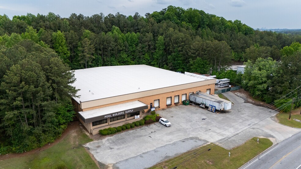 More Photos Of 6480 Best Friend Rd, Norcross Showroom For Lease
