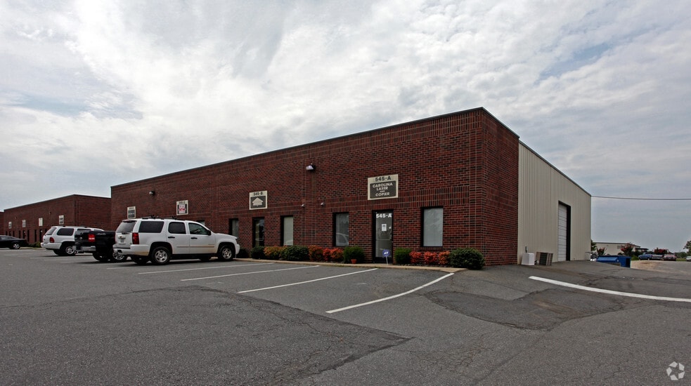 More Photos Of 545 NW Pitts School Rd, Concord Warehouse For Lease