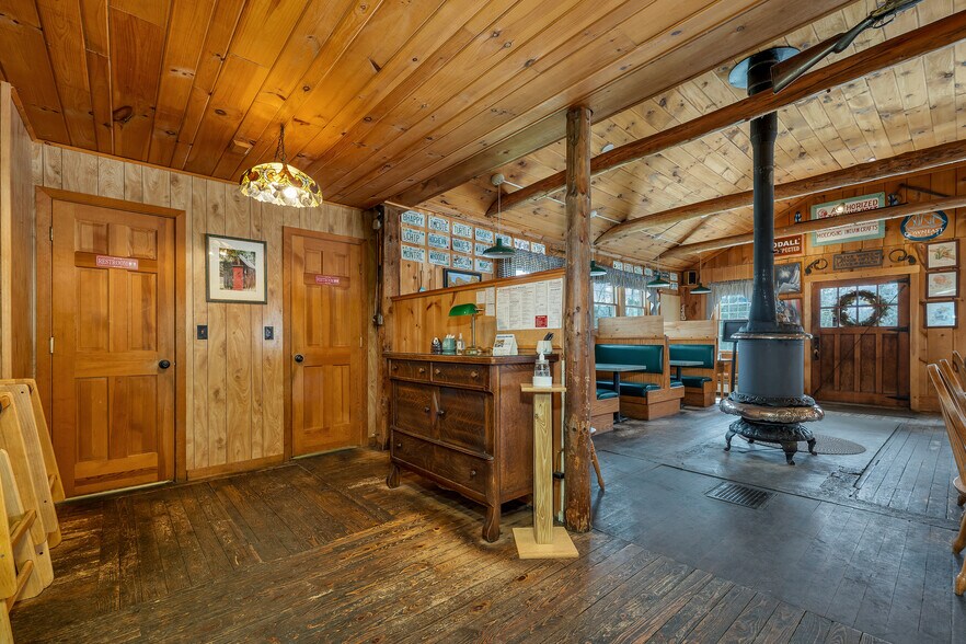 More Photos Of 1955 Presidential Hwy, Jefferson Restaurant For Sale