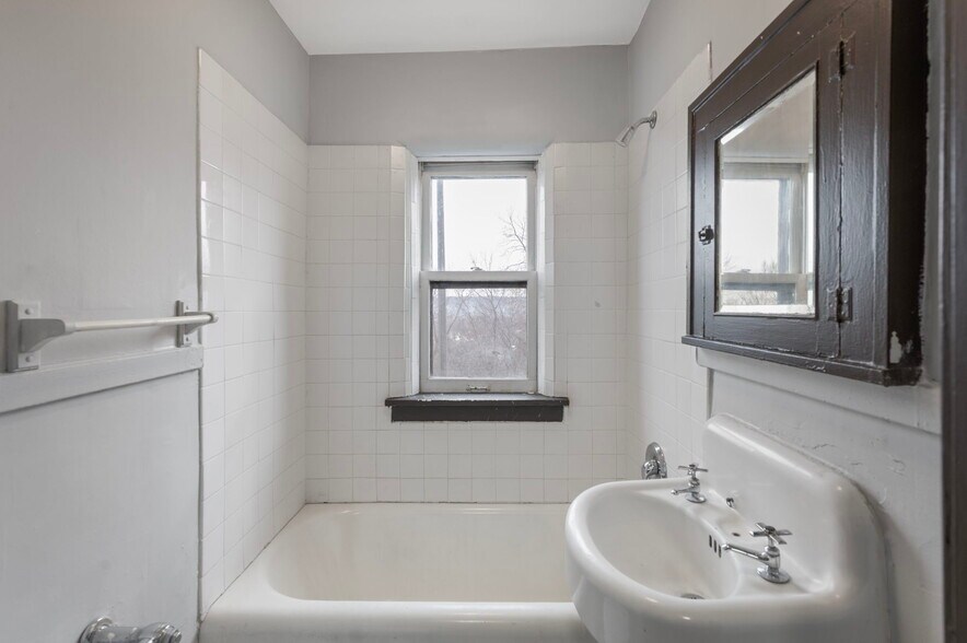 More Photos Of 487 Grand Ave, Saint Paul Apartments For Sale