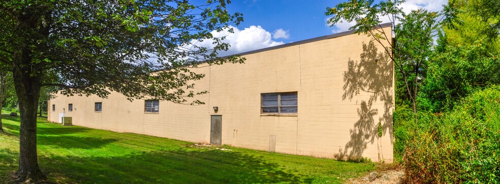 More Photos Of 39 Progress St, Edison Warehouse For Sale