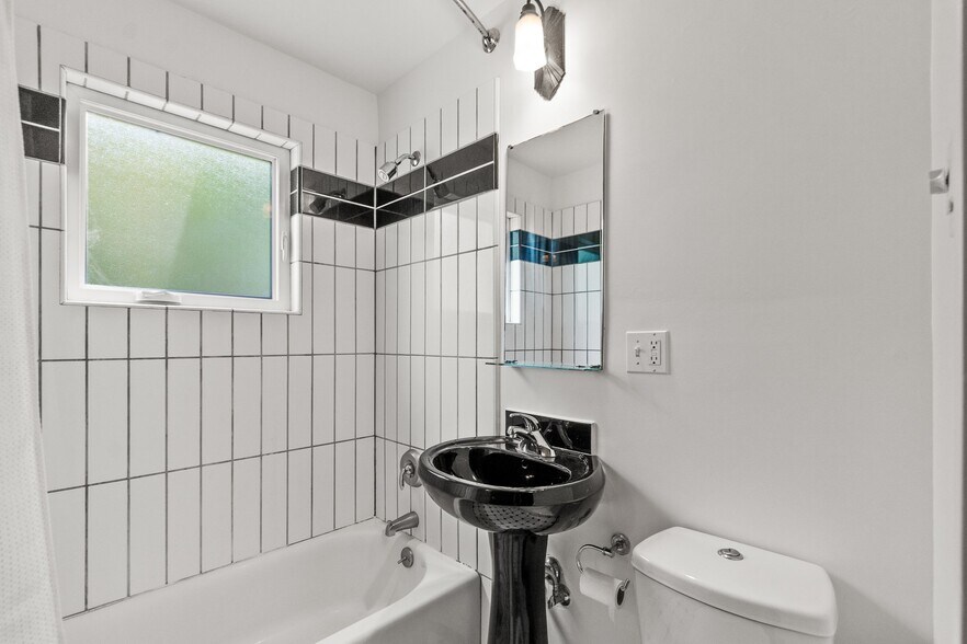 More Photos Of 620 Golden Gate Ave, Richmond Apartments For Sale