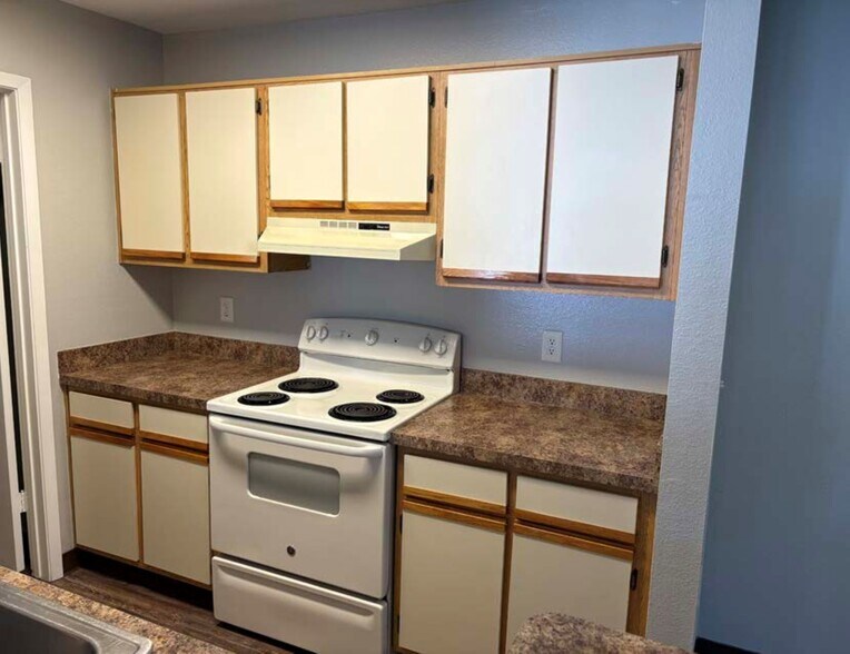 More Photos Of 1500 Sharen Dr, Salisbury Apartments For Sale