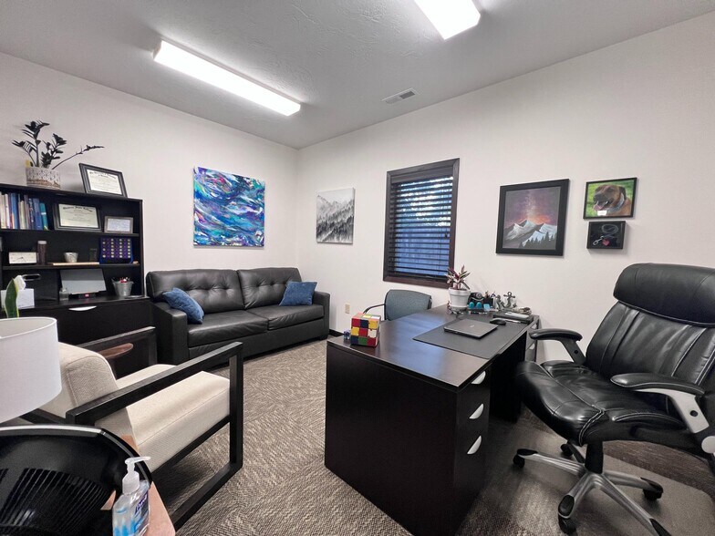 More Photos Of 1002 E Philip Ave, North Platte Office For Sale