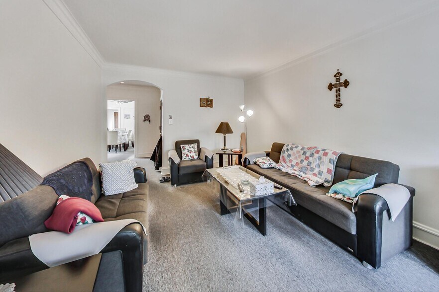 More Photos Of 5746 N Western Ave, Chicago Warehouse For Sale