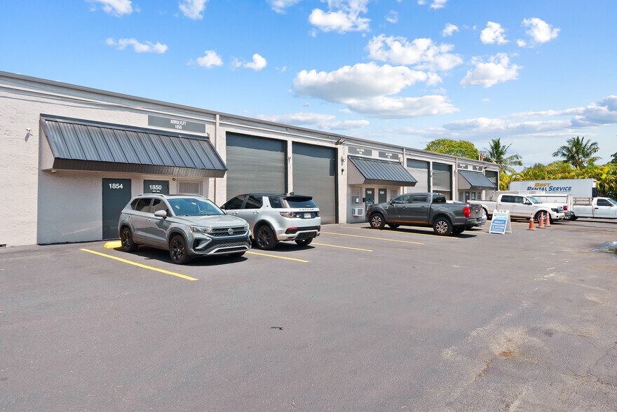 More Photos Of 3501-3531 NW 19th St, Fort Lauderdale Unknown For Lease