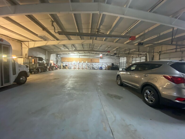 More Photos Of 11785 Justen Cir, Osseo Service For Lease