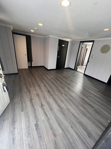 More Photos Of 8313 Belair Rd, Nottingham Office For Lease