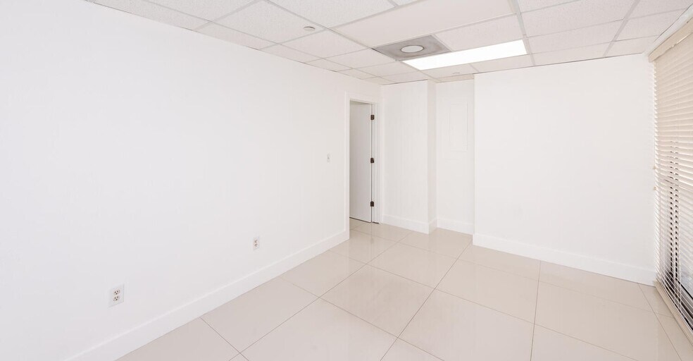 More Photos Of 2645 SW 37th Ave, Miami Medical For Lease
