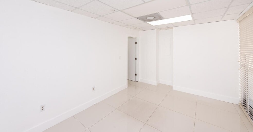 More Photos Of 2645 SW 37th Ave, Miami Medical For Lease