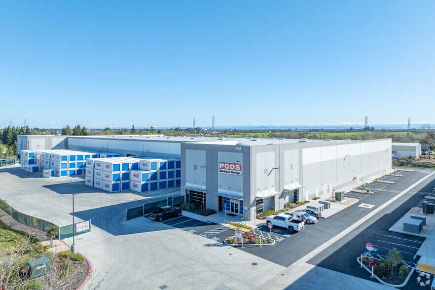 More Photos Of 24 Wayne Ct, Sacramento Warehouse For Lease