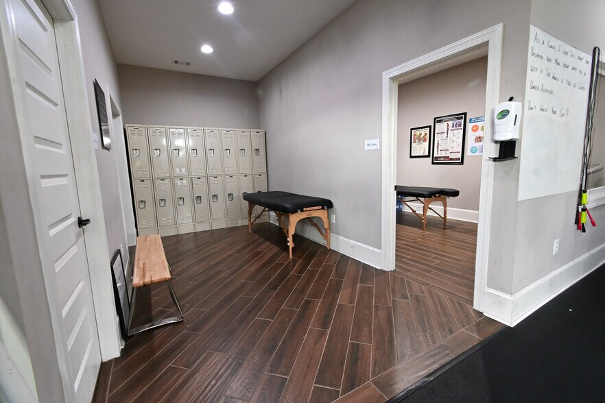 More Photos Of 150 Jw Plaza Dr SE, Calhoun Office For Sale