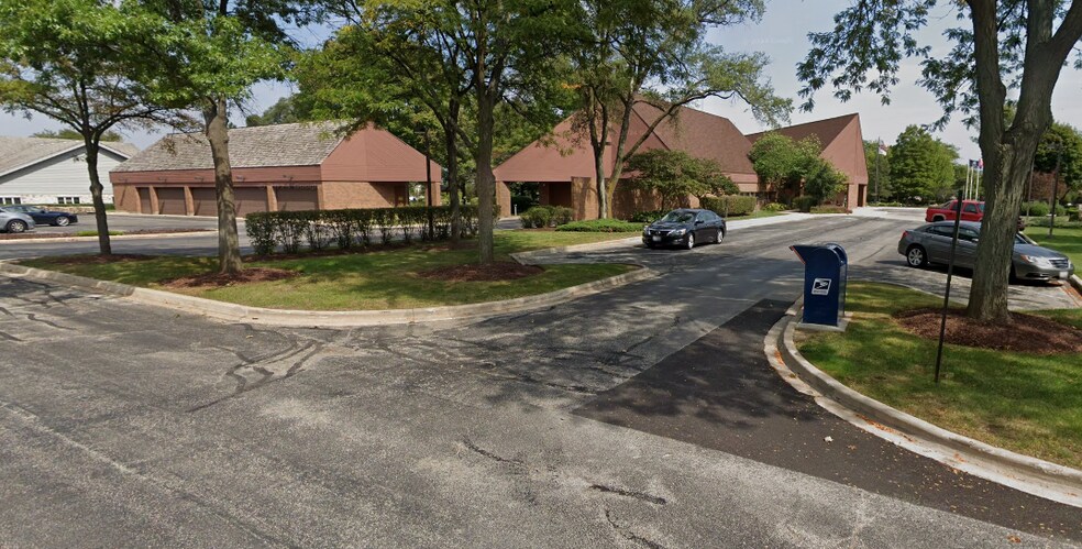 More Photos Of 7660 S County Line Rd, Burr Ridge Office For Sale