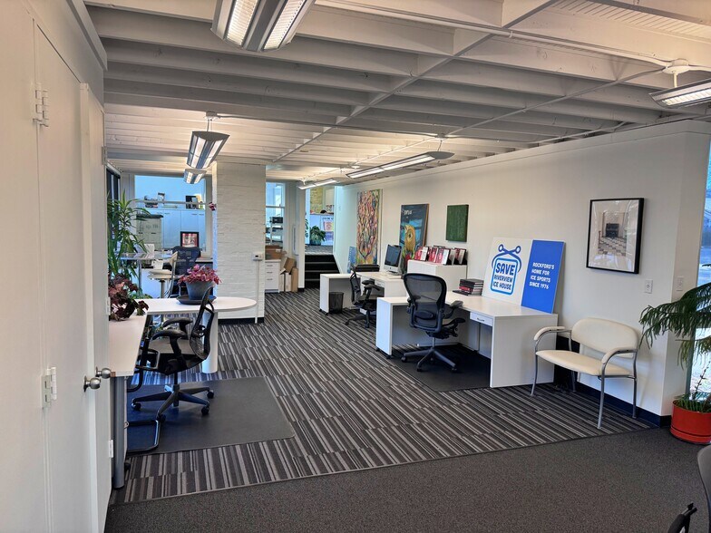 More Photos Of 333 Locust St, Rockford Office For Lease