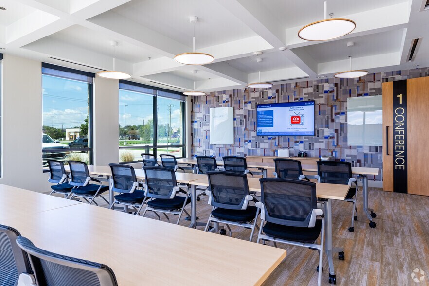 More Photos Of 8376 Davis Blvd, North Richland Hills Office For Lease