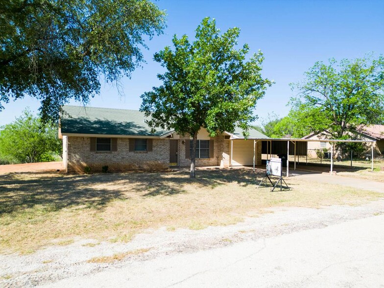 Primary Photo Of 5 15th st, Robert Lee Flex For Sale