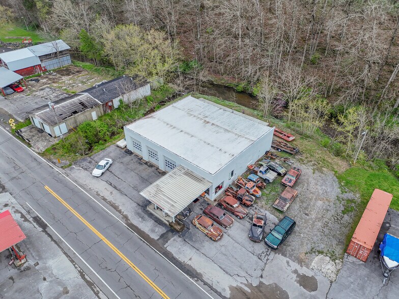 More Photos Of 290 Main St, Red Boiling Springs General Retail For Sale