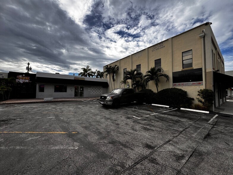 More Photos Of 129 N Federal Hwy, Lake Worth Storefront Retail Office For Sale