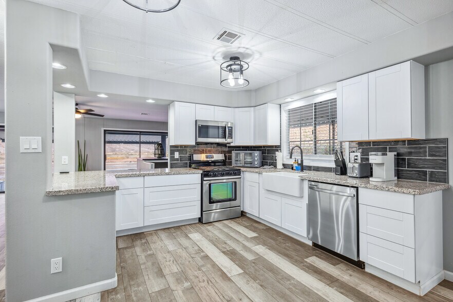 More Photos Of 1837 Riverside Dr, Bullhead City Specialty For Sale