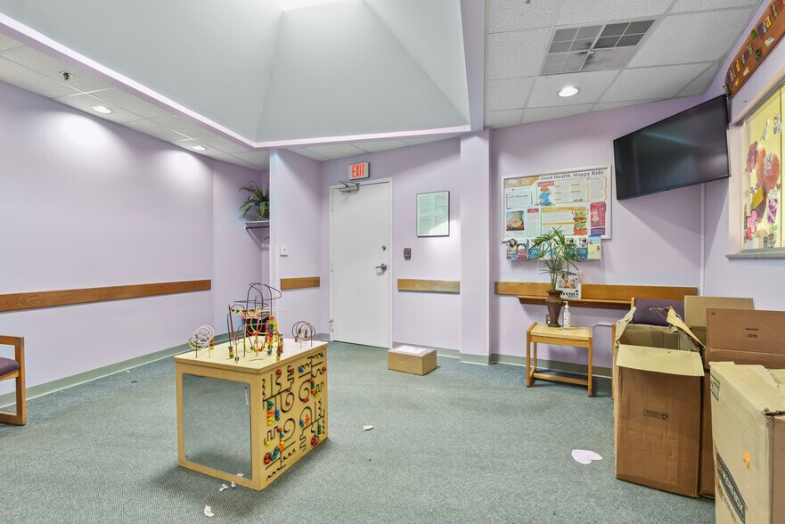 More Photos Of 845 N Main St, Providence Medical For Sale