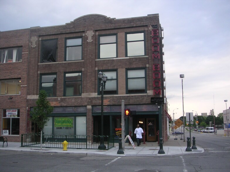 More Photos Of 2-4 N Saginaw St, Pontiac Storefront Retail Residential For Sale