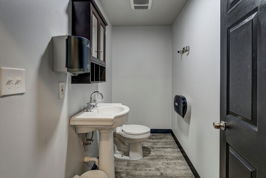 More Photos Of 227 Main St, Kingsport Storefront Retail Residential For Sale