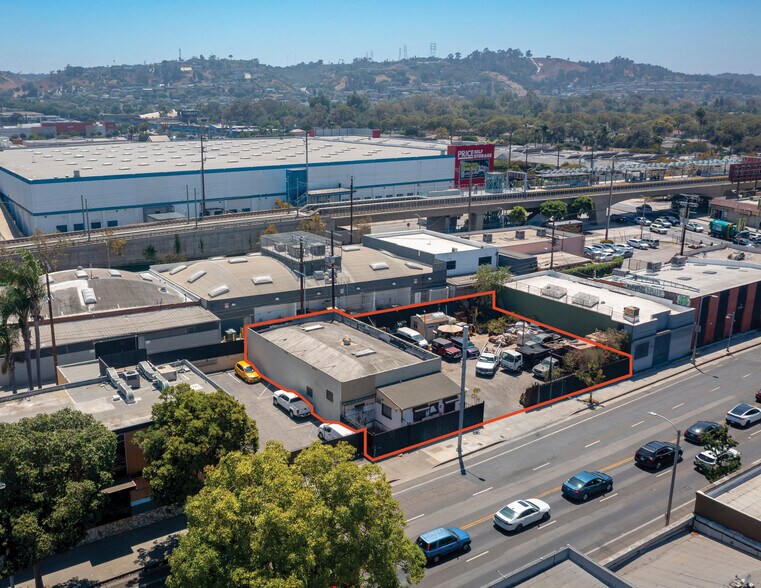 Primary Photo Of 5048 W Jefferson Blvd, Los Angeles Apartments For Lease