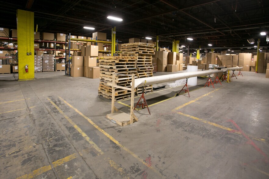 More Photos Of 600 Sanders St, Scranton Warehouse For Lease