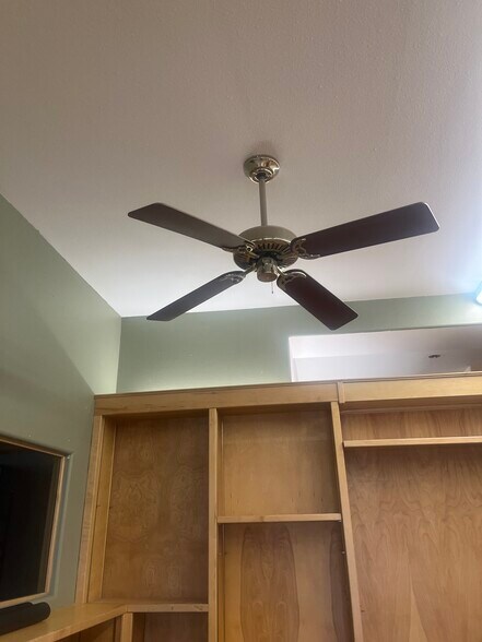 More Photos Of 4221 W Eisenhower Blvd, Loveland General Retail For Lease