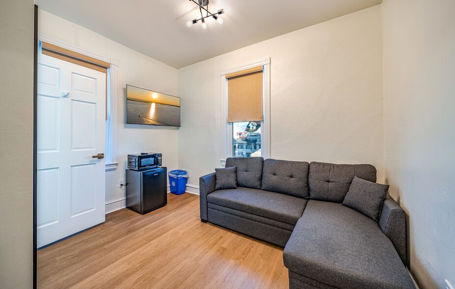 More Photos Of 724 Ocean Ave, Ocean City Hotel For Sale