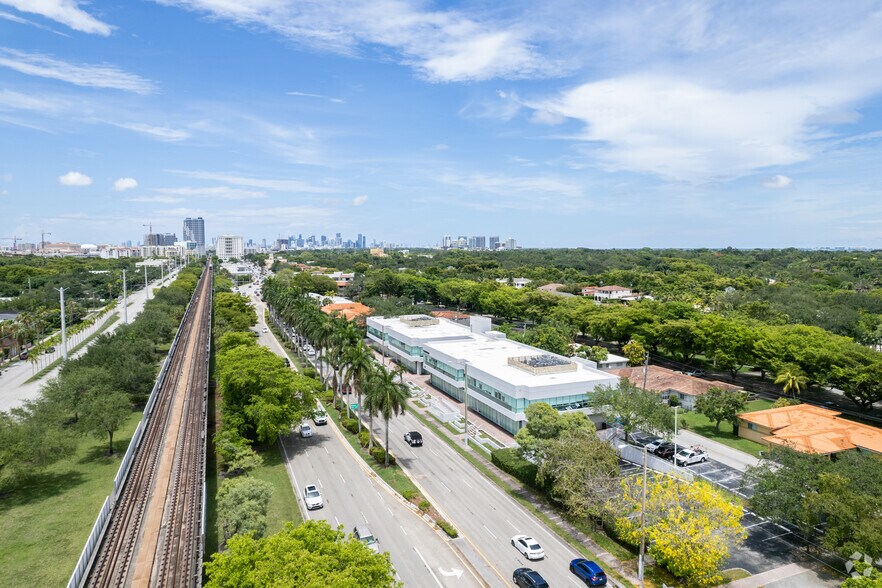 More Photos Of 770 S Dixie Hwy, Coral Gables Office For Lease