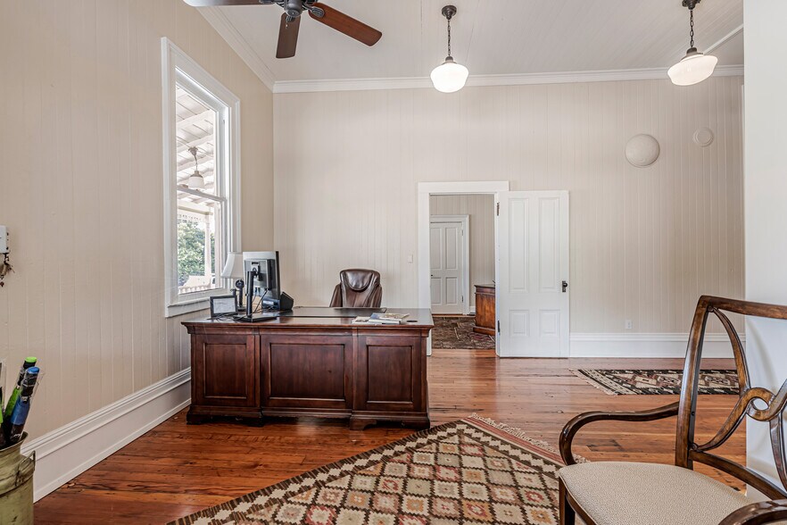 More Photos Of 602 W K St, Benicia Freestanding For Sale