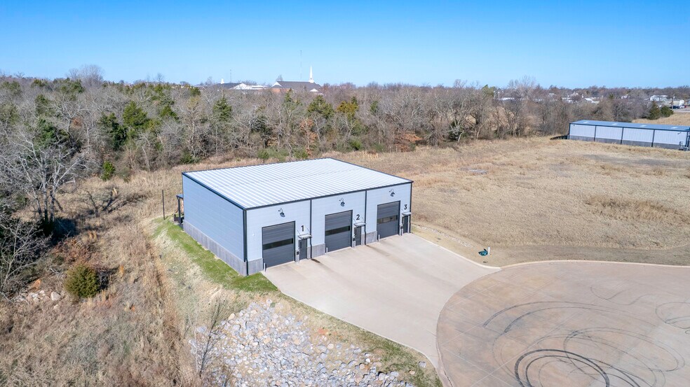 More Photos Of 6679 Prosper Rd, Edmond Showroom For Lease