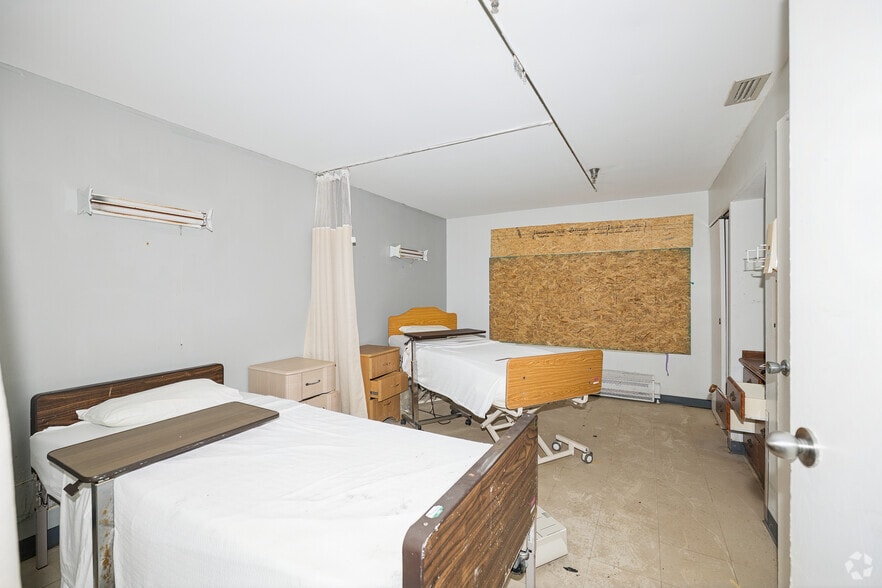More Photos Of 250 Belle Brook Rd, Bristol Congregate Senior Housing For Sale