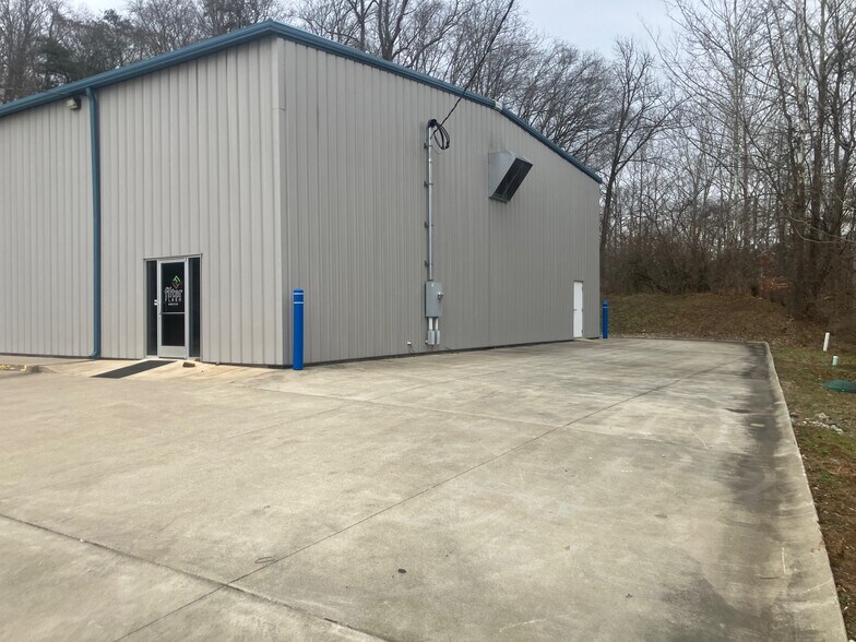 More Photos Of 1438 Johns Creek Rd, Milton Industrial For Lease