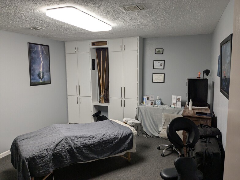 More Photos Of 12325 Scarsdale Blvd, Houston Medical For Lease