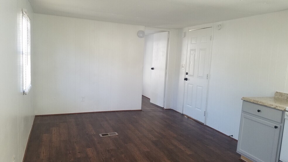 807 Edgemont Ave, Greenville, SC 29617 Manufactured Housing Mobile