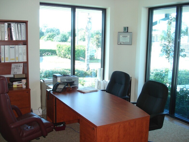 More Photos Of 14141 46th St N, Clearwater Medical For Lease